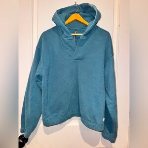 Vuori Restore Notch Hoodie size Large, color is light tidal